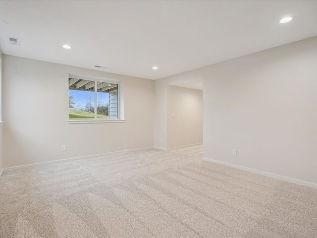 588 Maclan Circle, Iowa City, IA 52246