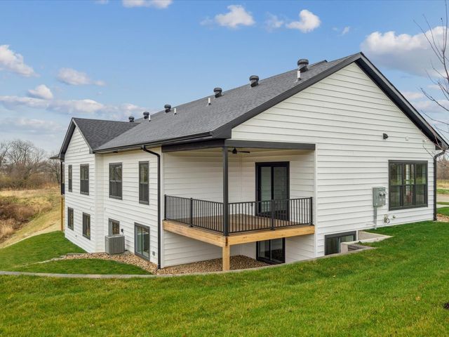 588 Maclan Circle, Iowa City, IA 52246