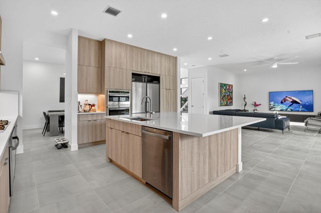 8366 Essex Country Club Drive, Boca Raton, FL 33434