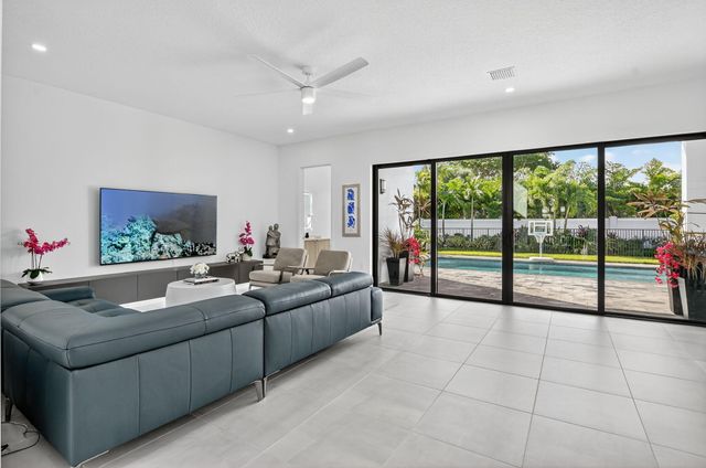 8366 Essex Country Club Drive, Boca Raton, FL 33434