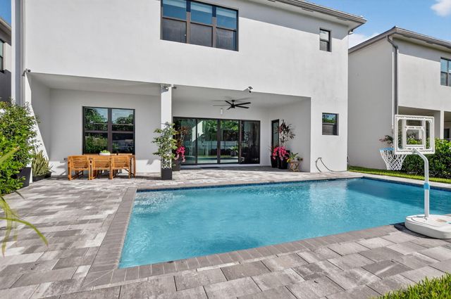 8366 Essex Country Club Drive, Boca Raton, FL 33434