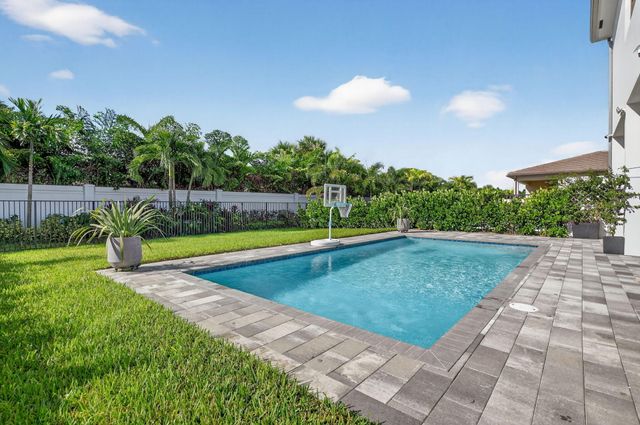 8366 Essex Country Club Drive, Boca Raton, FL 33434