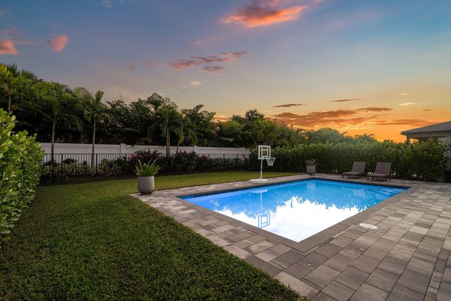 8366 Essex Country Club Drive, Boca Raton, FL 33434