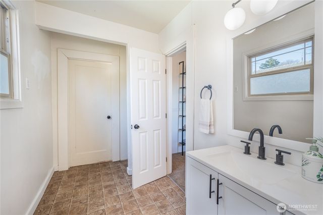 857 E 43RD Street, Tacoma, WA 98404