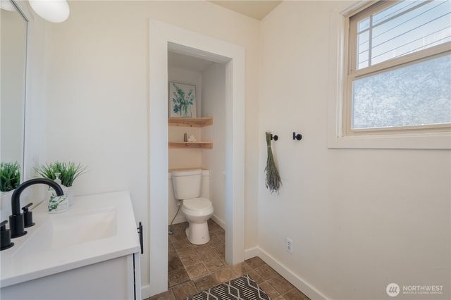 857 E 43RD Street, Tacoma, WA 98404