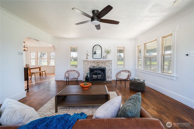 857 E 43RD Street, Tacoma, WA 98404