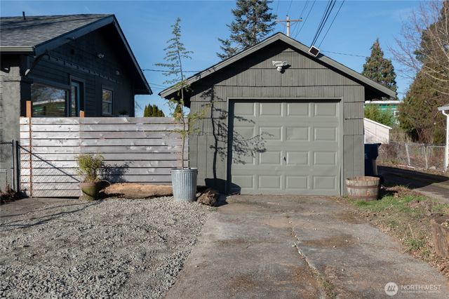 857 E 43RD Street, Tacoma, WA 98404