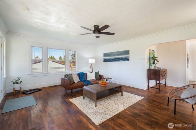 857 E 43RD Street, Tacoma, WA 98404