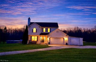 8742 Henderson Road, Diamond, OH 44412