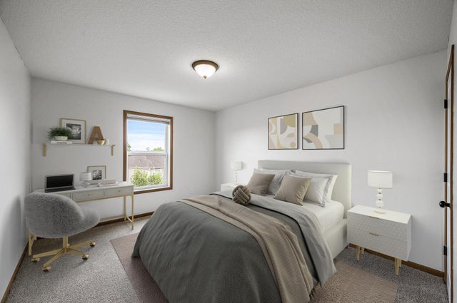 17330 50th Avenue N, Plymouth, MN 55446