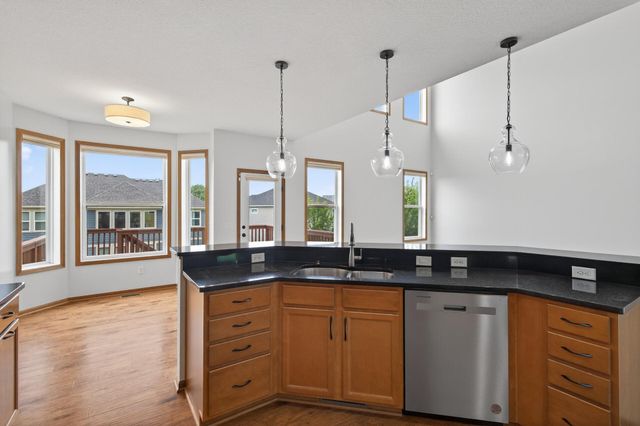 17330 50th Avenue N, Plymouth, MN 55446