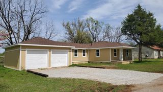 122 W Decker, Meeker, OK 74855