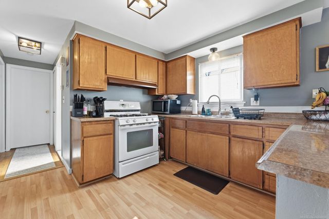 17548 Adolph Avenue, Fraser, MI 48026