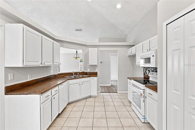 2117 FISH EAGLE STREET, Clermont, FL 34714
