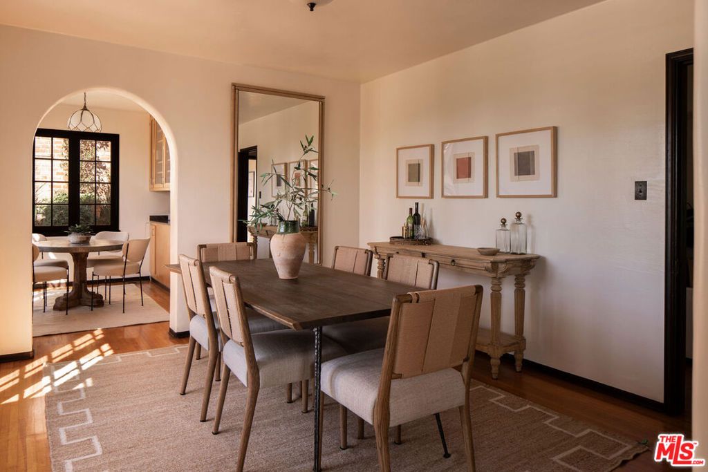 Image 15 of property listing at 755 Luton Drive, Glendale, CA 91206