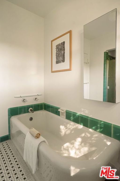 Image 28 of property listing at 755 Luton Drive, Glendale, CA 91206