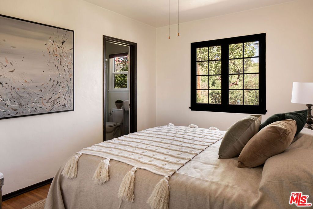 Image 29 of property listing at 755 Luton Drive, Glendale, CA 91206