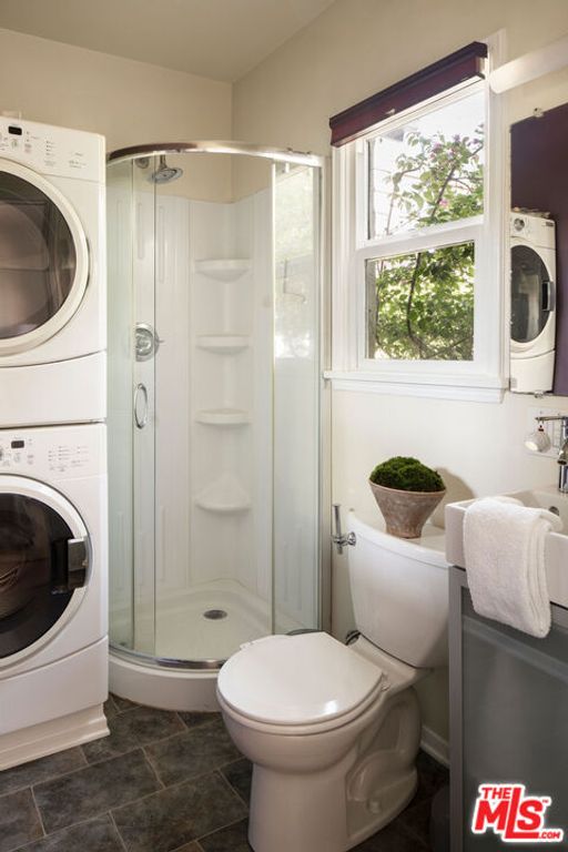 Image 30 of property listing at 755 Luton Drive, Glendale, CA 91206