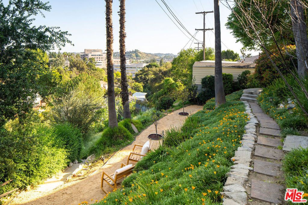 Image 41 of property listing at 755 Luton Drive, Glendale, CA 91206