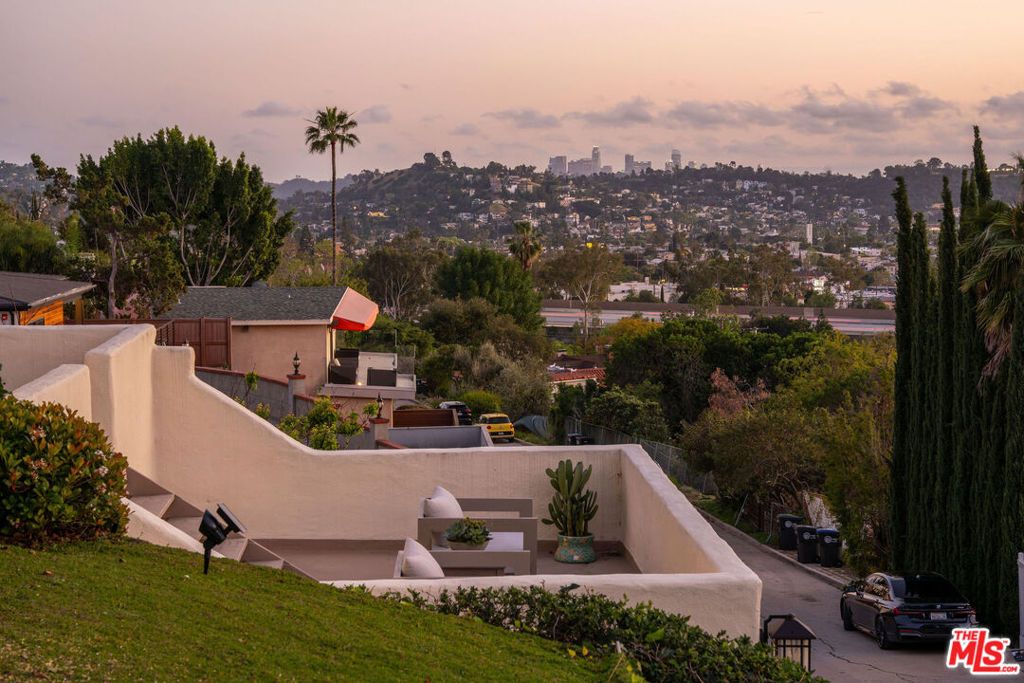 Image 49 of property listing at 755 Luton Drive, Glendale, CA 91206