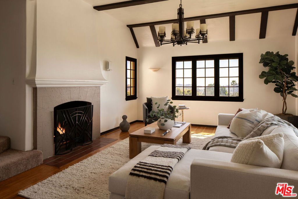 Image 6 of property listing at 755 Luton Drive, Glendale, CA 91206