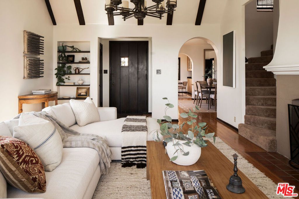 Image 8 of property listing at 755 Luton Drive, Glendale, CA 91206