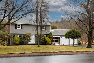 5 Suzanne Ter, Grafton, MA 01536
