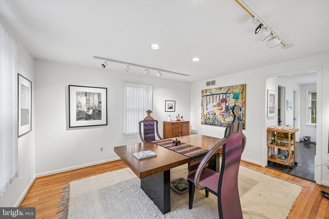 12 CIRCLE DR, Moorestown, NJ 08057