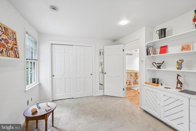 12 CIRCLE DR, Moorestown, NJ 08057