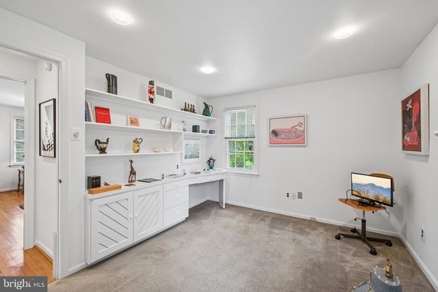 12 CIRCLE DR, Moorestown, NJ 08057