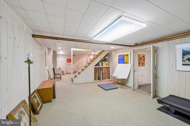 12 CIRCLE DR, Moorestown, NJ 08057