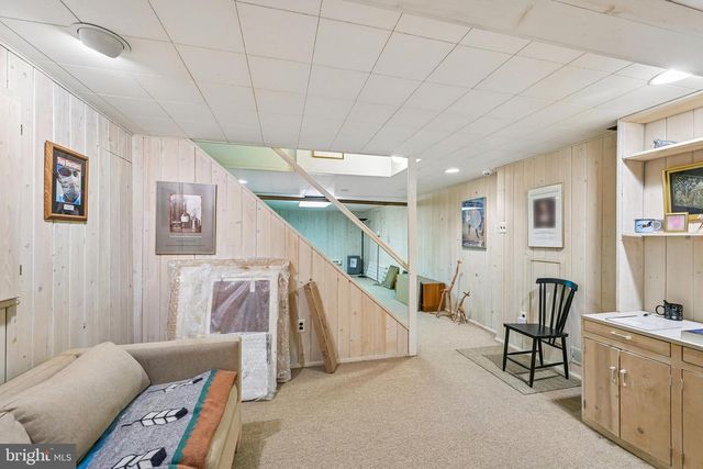12 CIRCLE DR, Moorestown, NJ 08057