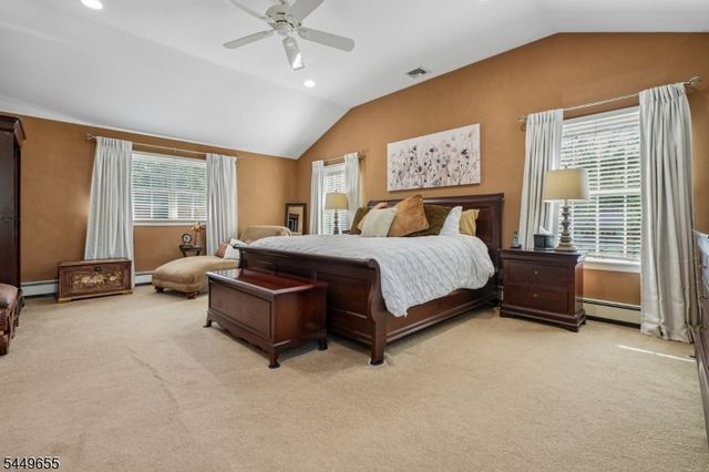 9 Pitcairn Dr, Roseland Boro, NJ 07068