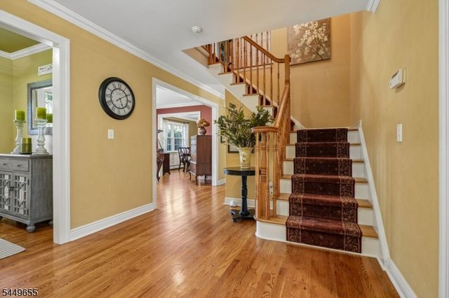 9 Pitcairn Dr, Roseland Boro, NJ 07068