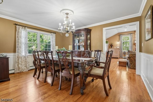 9 Pitcairn Dr, Roseland Boro, NJ 07068