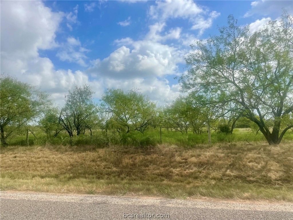 5822 Zweifel, Bryan, TX 77808 — exterior