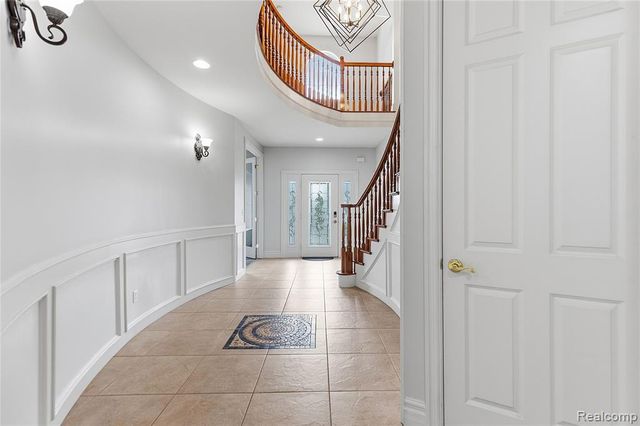 49783 Golden Park Drive, Utica, MI 48315