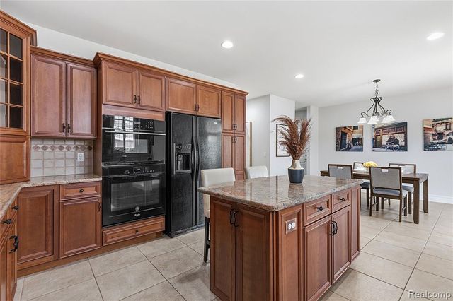 49783 Golden Park Drive, Utica, MI 48315