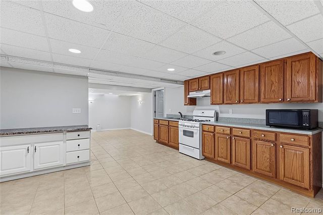 49783 Golden Park Drive, Utica, MI 48315