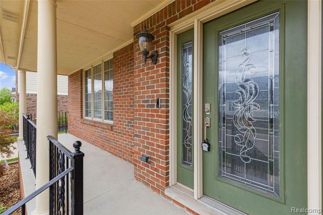 49783 Golden Park Drive, Utica, MI 48315
