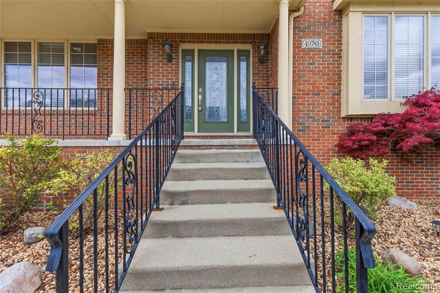 49783 Golden Park Drive, Utica, MI 48315