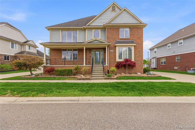 49783 Golden Park Drive, Utica, MI 48315
