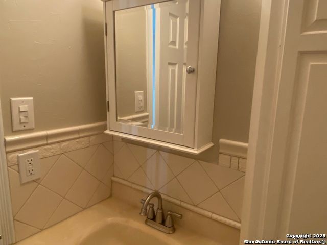 1002 Mt Riga, San Antonio, TX 78213