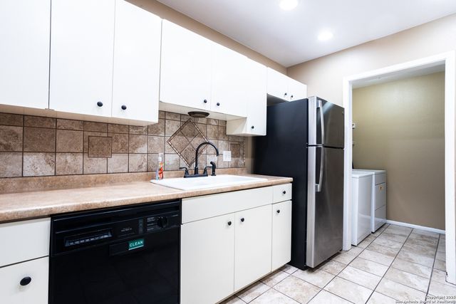 1002 Mt Riga, San Antonio, TX 78213