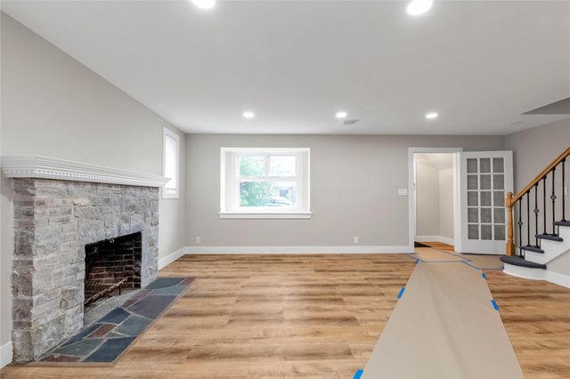 14 Dover Court, Rockville Centre, NY 11570