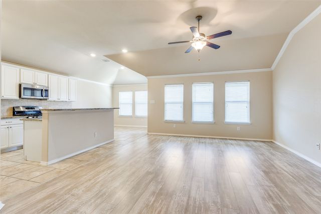 520 Pollyann Trail, Fort Worth, TX 76052