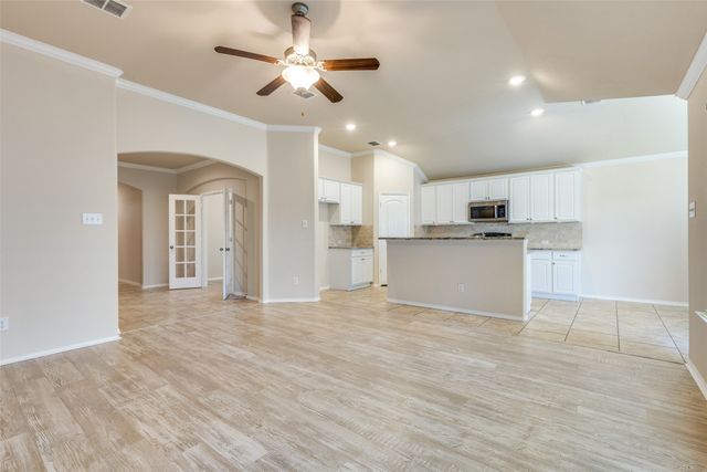 520 Pollyann Trail, Fort Worth, TX 76052