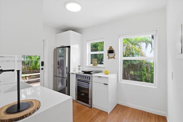 1850 NW 53rd St, Miami, FL 33142