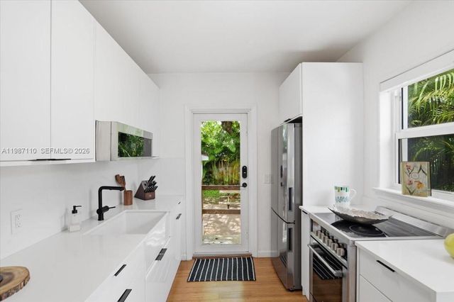 1850 NW 53rd St, Miami, FL 33142