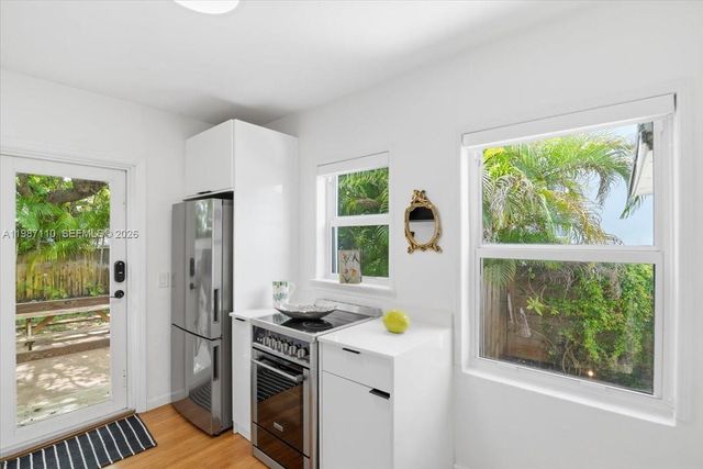 1850 NW 53rd St, Miami, FL 33142